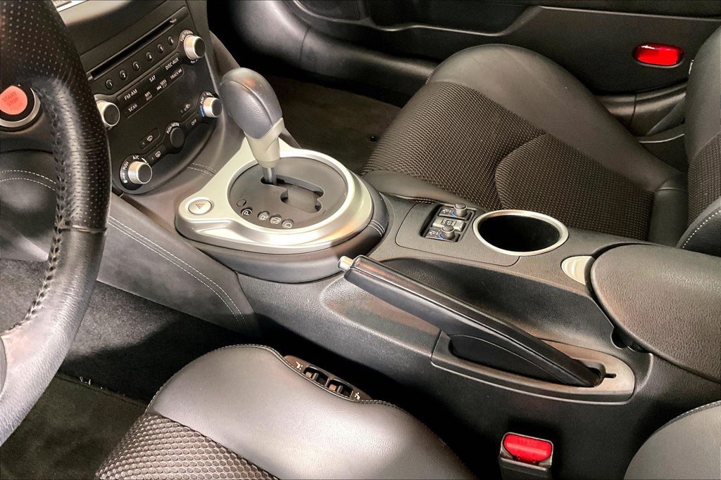 Used 2018 Nissan 370Z Touring RWD image 16