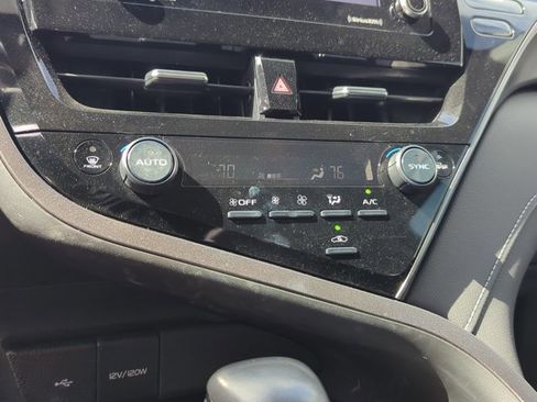 Used 2024 Toyota Camry SE FWD image 23