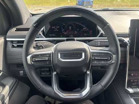 Used 2024 GMC Sierra EV Denali AWD/4WD image 17