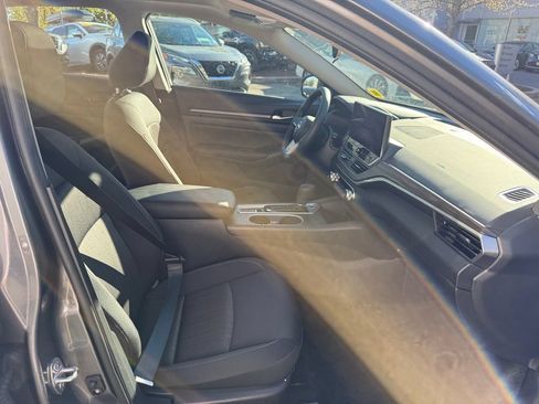 Used 2025 Nissan Altima 2.5 SV w/ SV Special Edition Package AWD/4WD image 28