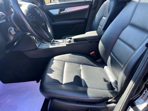 Used 2010 Mercedes-Benz C 300 Sedan image 8