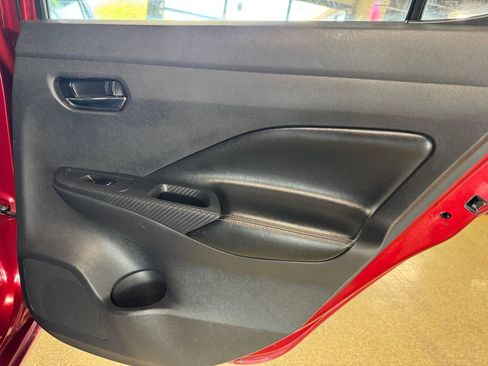 Used 2020 Nissan Versa SR FWD image 12