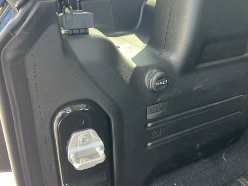 Used 2023 Jeep Wrangler Sahara image 10