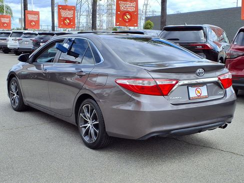 Used 2016 Toyota Camry XSE w/ Moonroof Package FWD image 4