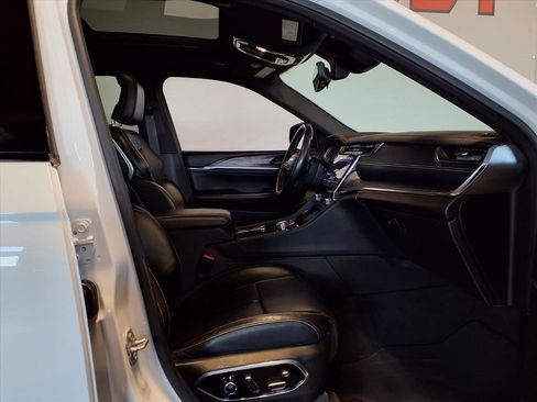 Used 2021 Jeep Grand Cherokee L Overland w/ Luxury Tech Group IV image 14