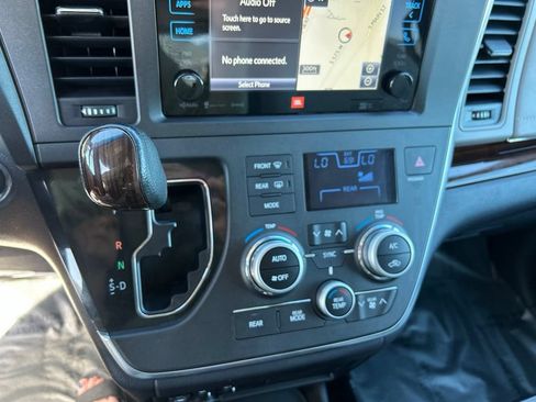 Used 2017 Toyota Sienna Limited Premium AWD/4WD image 25