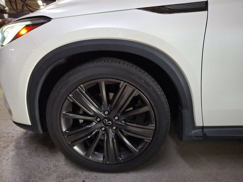 Used 2020 INFINITI QX50 Essential w/ Edition 30 Package AWD/4WD image 16