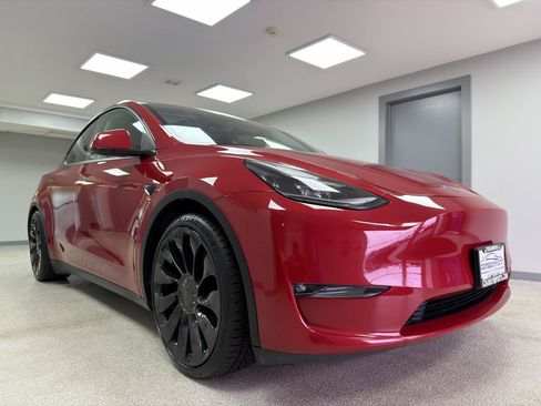 Used 2023 Tesla Model Y Performance AWD/4WD image 4