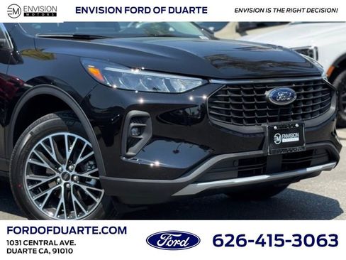 New 2025 Ford Escape SE image 3