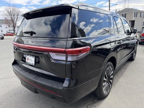 Used 2022 Lincoln Navigator L Black Label image 12