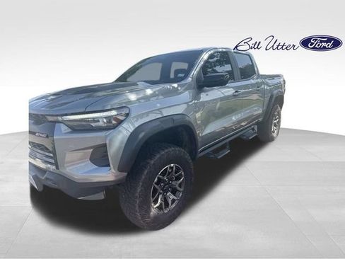 Used 2025 Chevrolet Colorado ZR2 w/ Technology Package AWD/4WD image 1