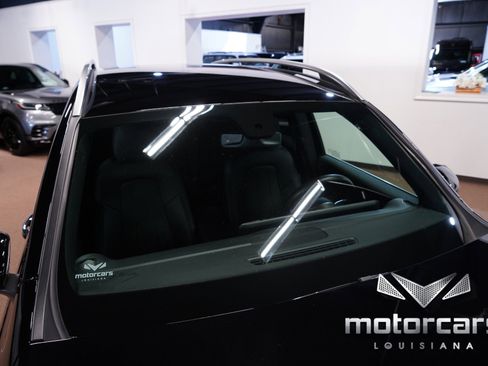 Used 2022 Mercedes-Benz GLB 250 w/ Premium Package image 14