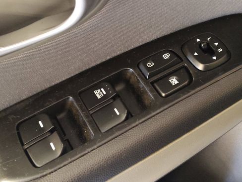 Used 2016 Kia Soul FWD image 27