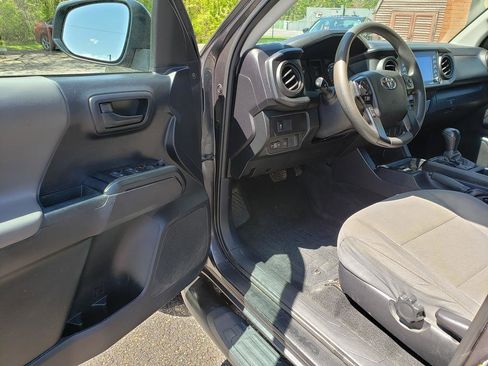 Used 2021 Toyota Tacoma SR AWD/4WD image 4