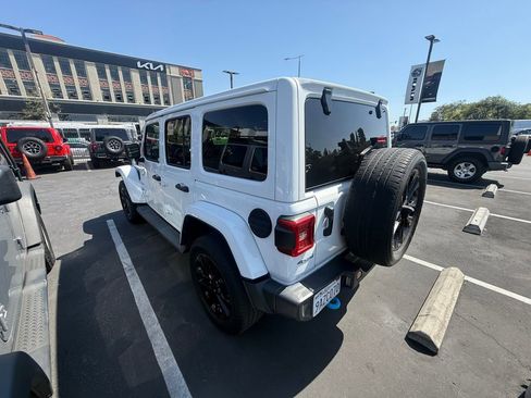 Used 2022 Jeep Wrangler Unlimited Sahara w/ Safety Group image 4