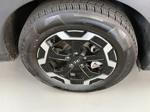 Used 2025 Hyundai Santa Fe SEL image 11