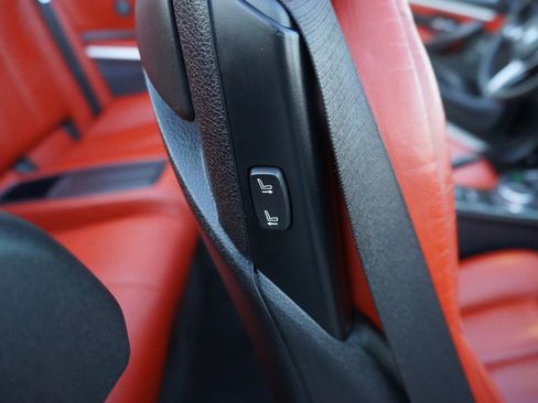 Used 2015 BMW M4 Convertible image 16