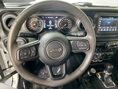 Used 2023 Jeep Gladiator Sport image 11