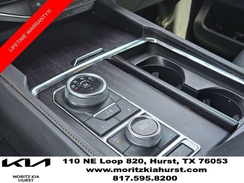 Used 2024 Ford Expedition Platinum AWD/4WD image 9