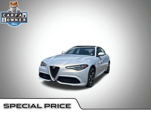 Used 2022 Alfa Romeo Giulia Ti image 1