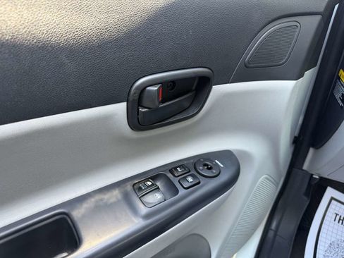 Used 2010 Hyundai Accent GS w/ Premium Pkg 3 image 19