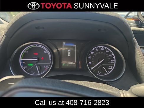 Used 2022 Toyota Camry SE FWD image 3