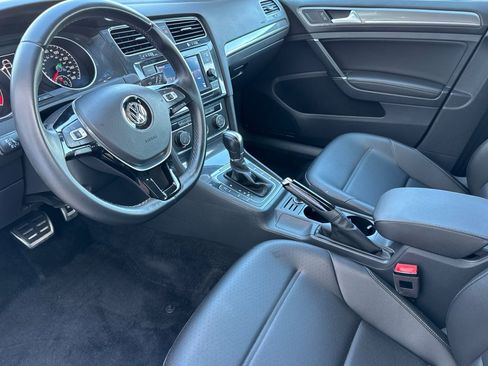 Used 2019 Volkswagen Golf Alltrack S image 10