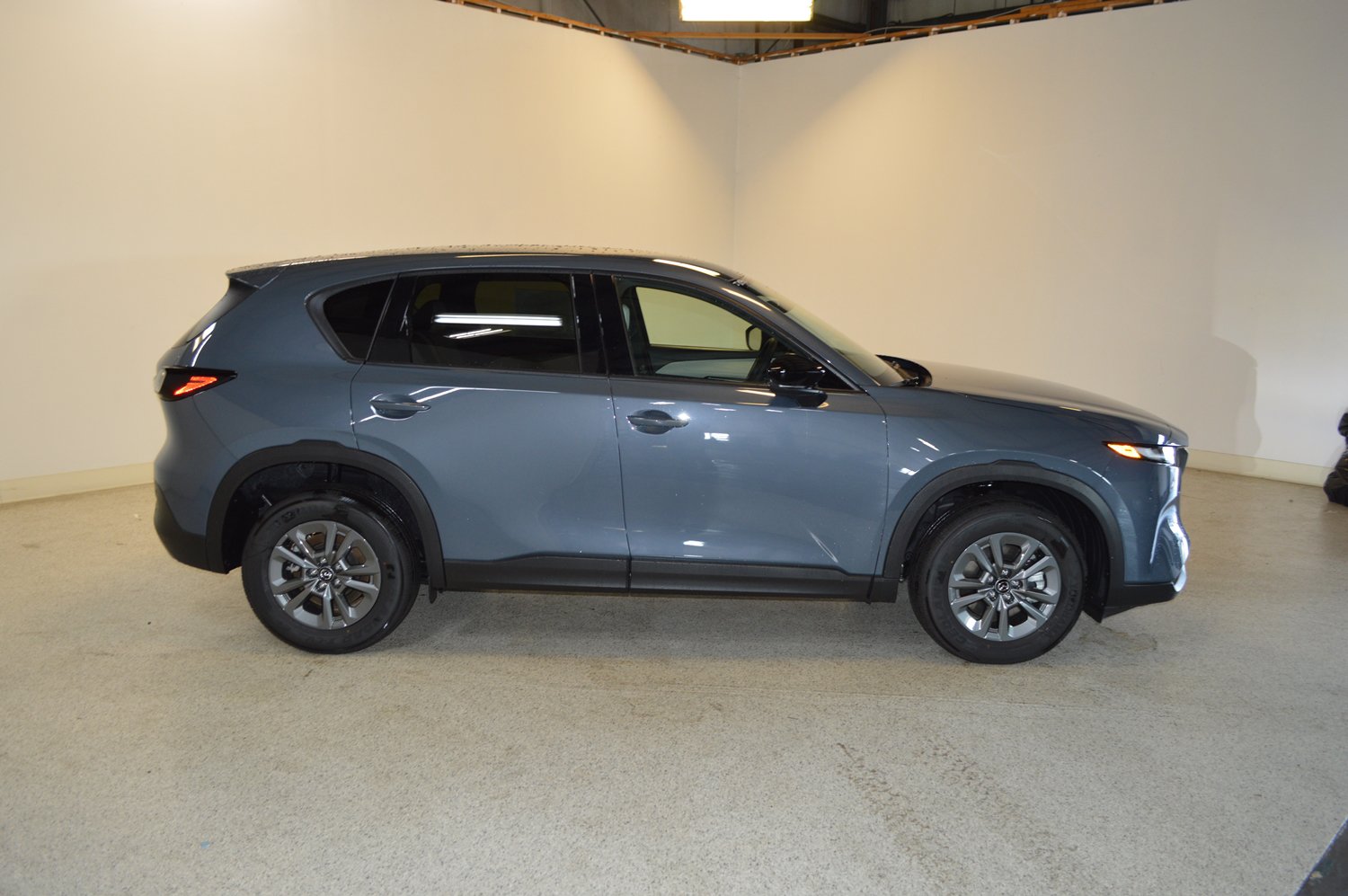New 2026 MAZDA CX-5 Select AWD/4WD image 2