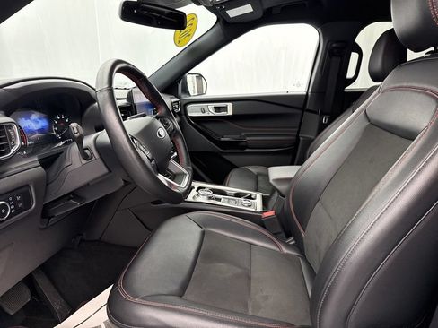 Used 2023 Ford Explorer ST-Line AWD/4WD image 12