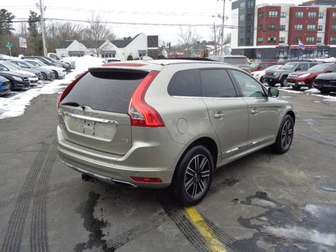 Used 2016 Volvo XC60 T5 Platinum w/ Protection Package image 12