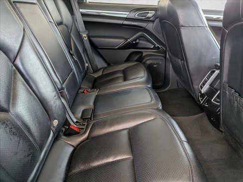 Used 2016 Porsche Cayenne S image 22