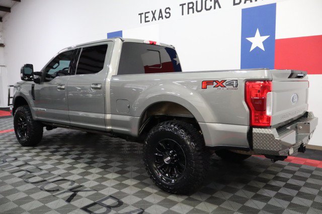 Used 2019 Ford F250 Lariat w/ Lariat Ultimate Package AWD/4WD image 5