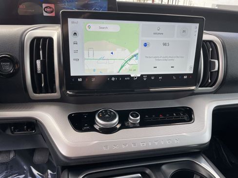 Used 2025 Ford Expedition Active image 15