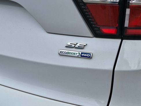 Used 2018 Ford Escape SE AWD/4WD image 22