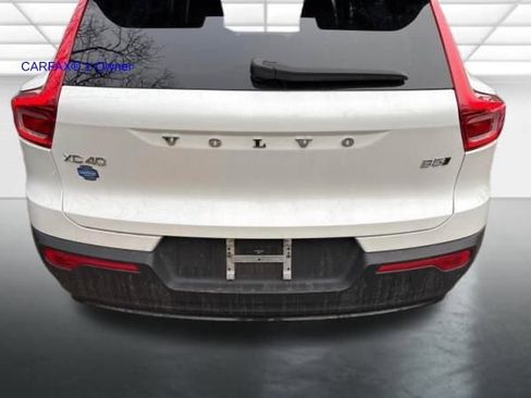 Used 2023 Volvo XC40 B5 Plus w/ Driver Assist Package image 9