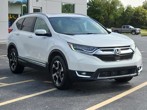 Used 2019 Honda CR-V Touring image 2