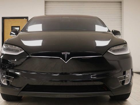 Used 2020 Tesla Model X image 3