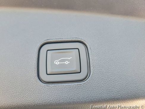 New 2026 Cadillac Lyriq Luxury w/ LPO, Floor Liner Package AWD/4WD image 30