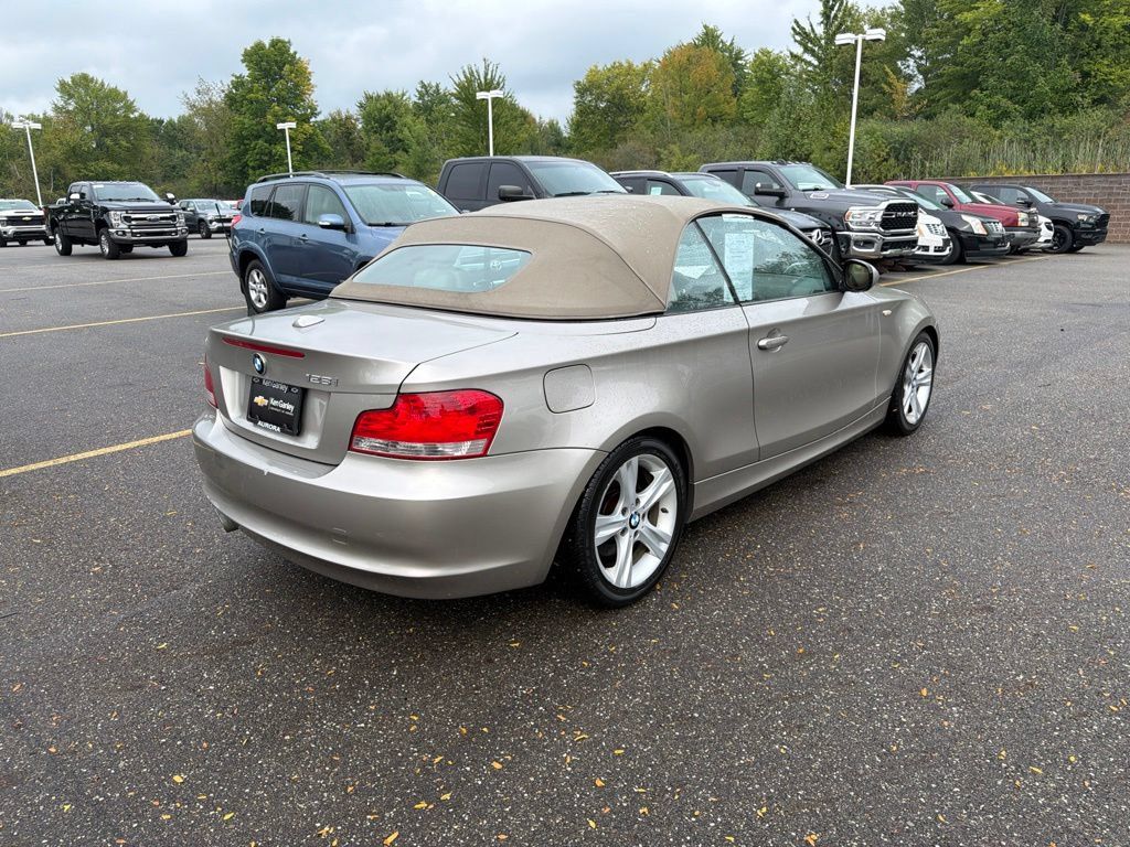 Used 2011 BMW 128i Convertible RWD image 9