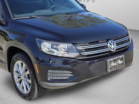 Used 2018 Volkswagen Tiguan Limited w/ Premium Package FWD image 30