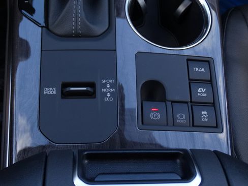 New 2025 Toyota Highlander Limited image 24