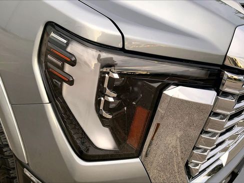 Used 2024 GMC Sierra 2500 Denali w/ Denali Reserve Package AWD/4WD image 28