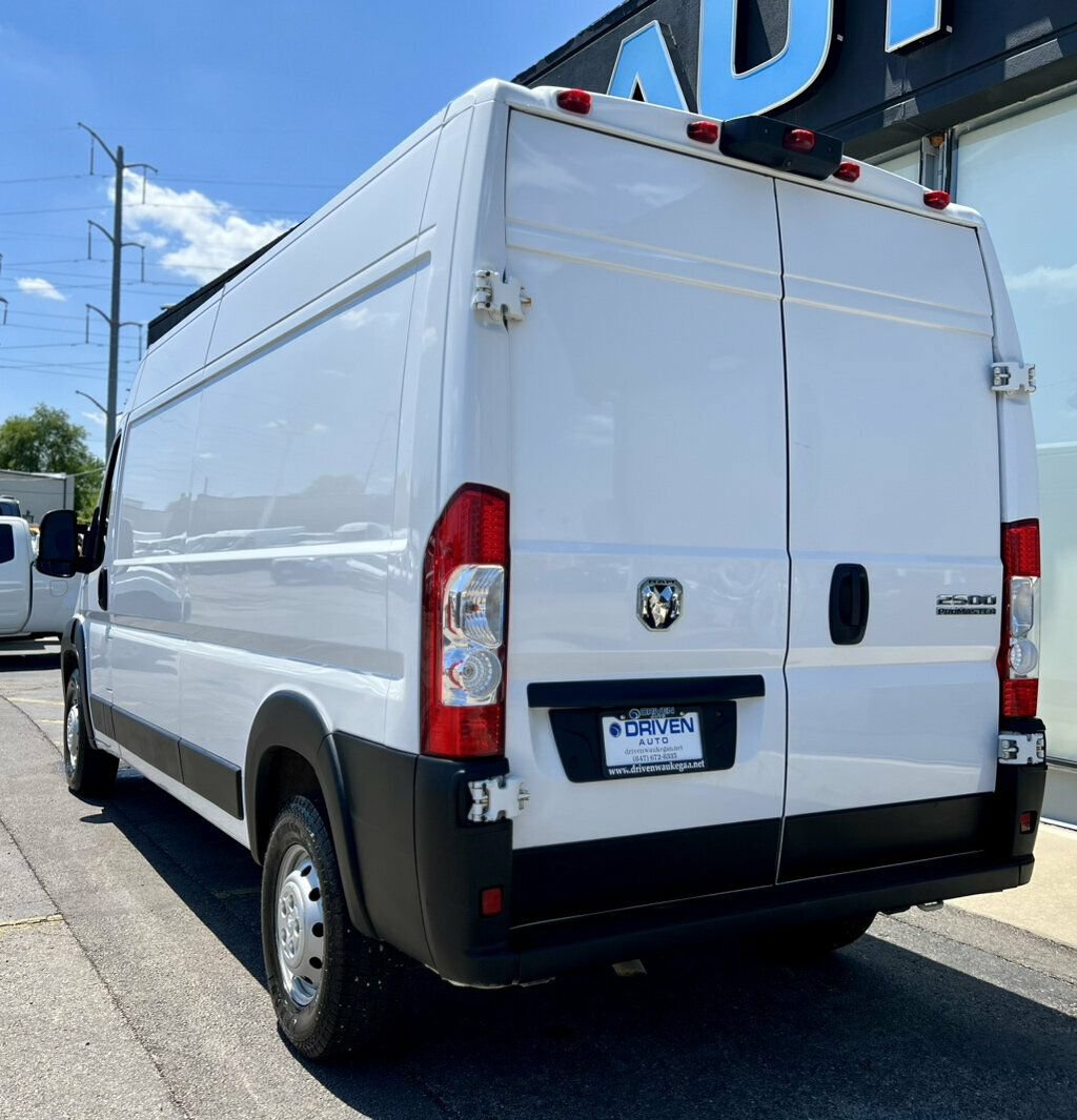 Used 2024 RAM ProMaster 2500 w/ Convenience Group FWD image 3