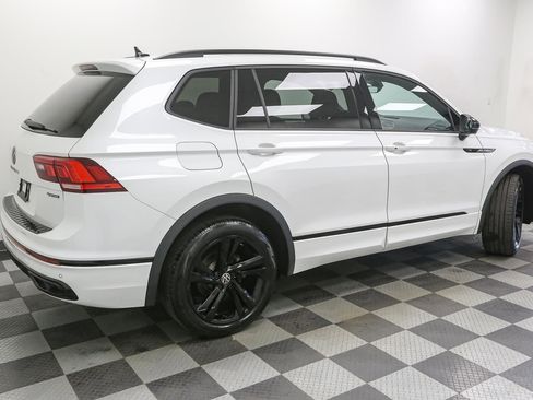 Certified 2024 Volkswagen Tiguan SE R-Line image 11