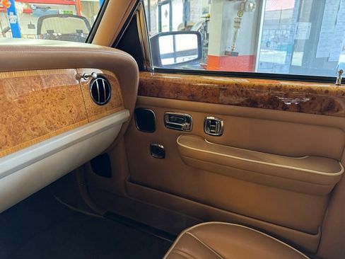 Used 1996 Rolls-Royce Silver Spur image 15