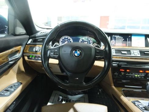 Used 2015 BMW 750Li xDrive AWD/4WD image 34
