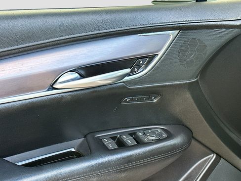 Used 2018 Cadillac XT5 Premium Luxury image 18