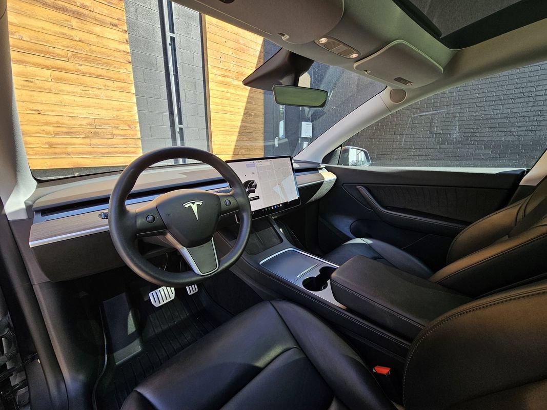 Used 2022 Tesla Model Y Performance AWD/4WD image 16