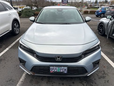 Used 2023 Honda Civic Touring image 3