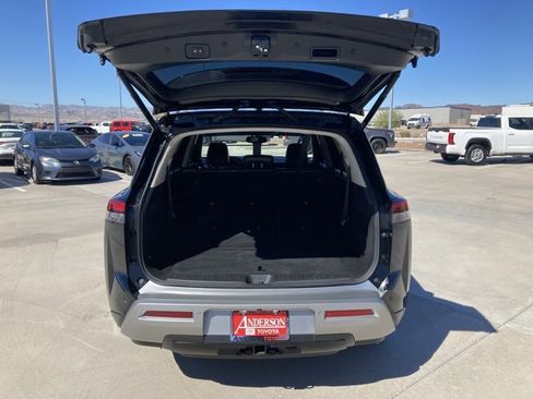 Used 2022 Nissan Pathfinder SL image 42